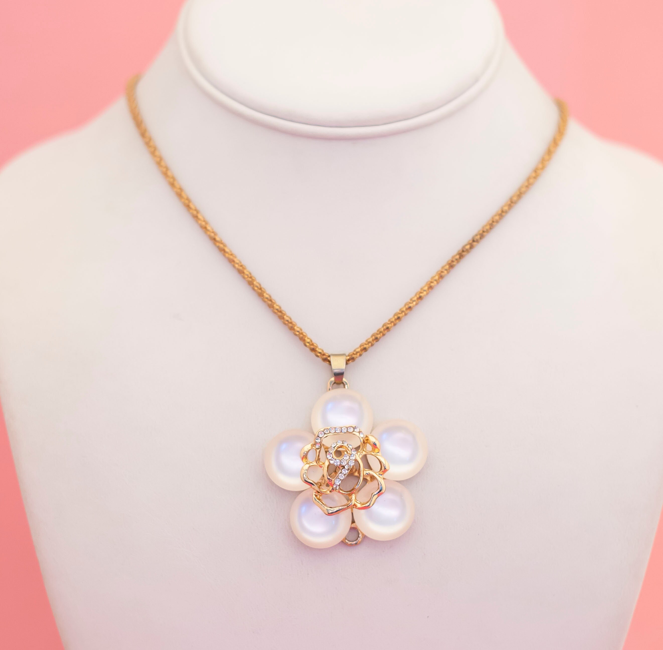 ◆VINTAGE HOLLYWOOD◆ Petit Pearl Rose Necklace VH2435NE009M il_1588xN.4509554374_hufw_x280