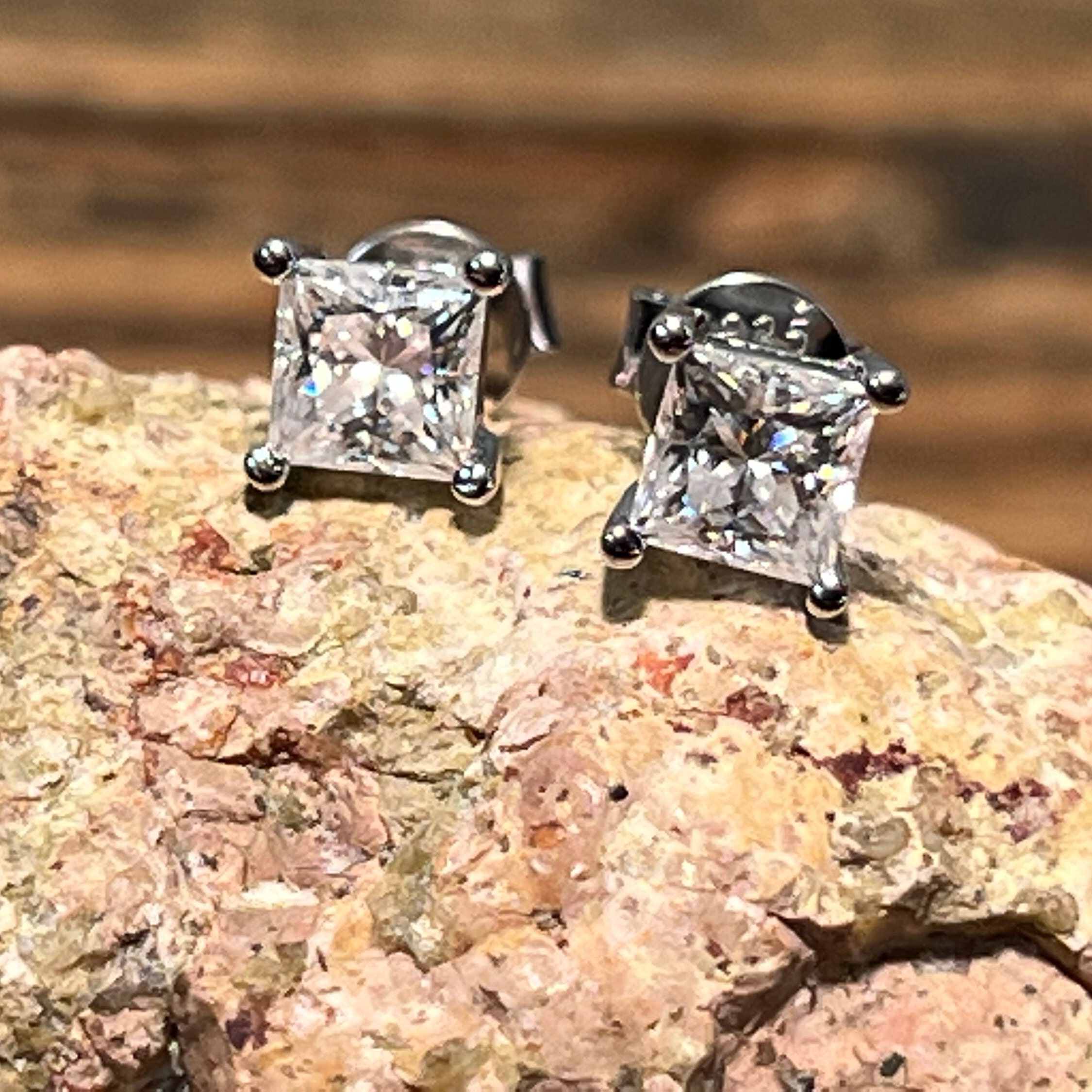 Orecchini in Argento Placcato Oro Giallo con Pietra a Goccia | MARIA E LUISA JEWELS