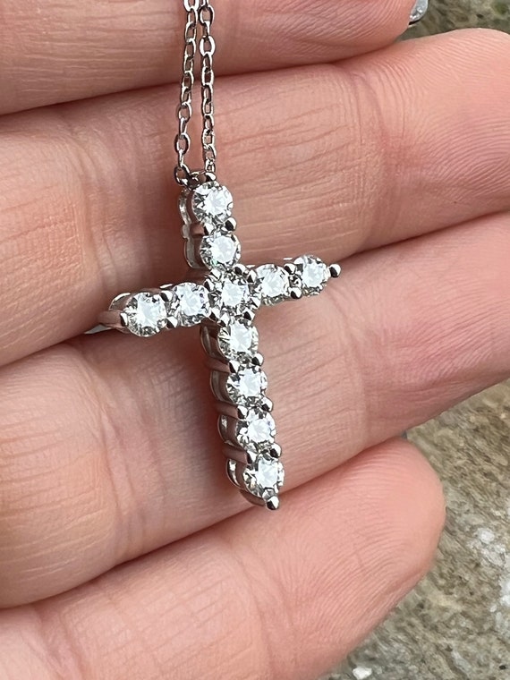 Certified Round Brilliant Cut D VVS1 Moissanite Cross