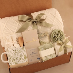 Gift Box Hygge with Blanket, Sending a hug, Thinking of you, Sympathy gift, Bereavement gift, Encouragement gift, Sympathy gift basket
