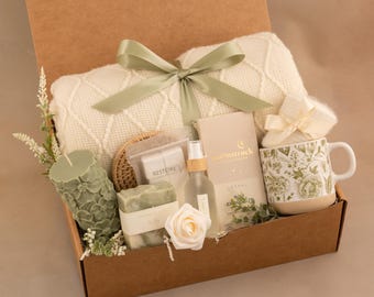 Self Care Gift Box, Cozy Mug, Artisan Chocolate, Knitted Flowers Candle