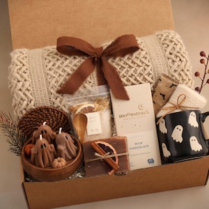 Hygge Fall Gift Box, Boo Basket, Spooky Season Gift, Cozy Fall Gift Set, Harvest Gift, Pumpkin Spice, Halloween Gifts Halloween Rustic
