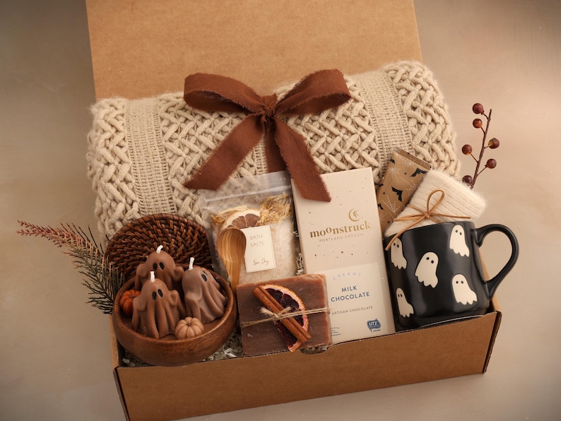 Hygge Fall Gift Box, Boo Basket, Spooky Season Gift, Cozy Fall Gift Set, Harvest Gift, Pumpkin Spice, Halloween Gifts Halloween Rustic