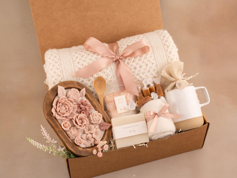 Gift Box Hygge with Blanket, Sending a hug, Thinking of you, Sympathy gift, Bereavement gift, Encouragement gift, Sympathy gift basket PinkFlowerWoodCandle