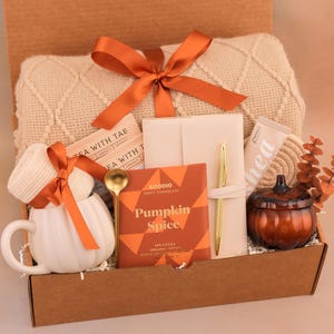 Hygge Fall Gift Box, Boo Basket, Spooky Season Gift, Cozy Fall Gift Set, Harvest Gift, Pumpkin Spice, Halloween Gifts GlassPumpkinJournal