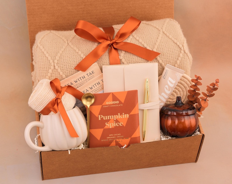 Hygge Fall Gift Box, Boo Basket, Spooky Season Gift, Cozy Fall Gift Set, Harvest Gift, Pumpkin Spice, Halloween Gifts GlassPumpkinJournal