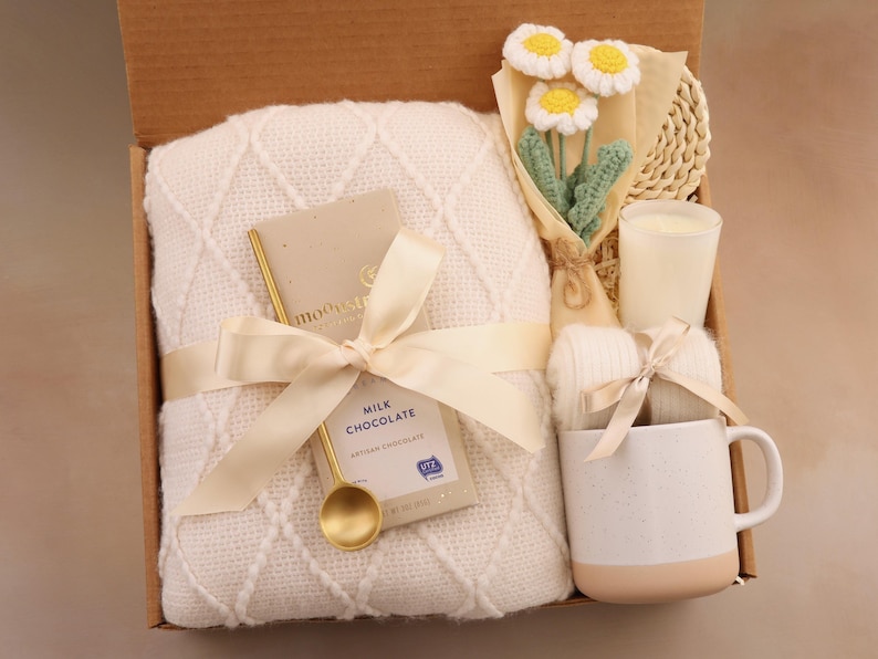 Self Care Gift Box, Sending hugs gift box, Care Package For Her, Care Package Friend, Tea Gift Box, Cheer Up Gift Box, Thinking Of You WhiteDaisyBlanket