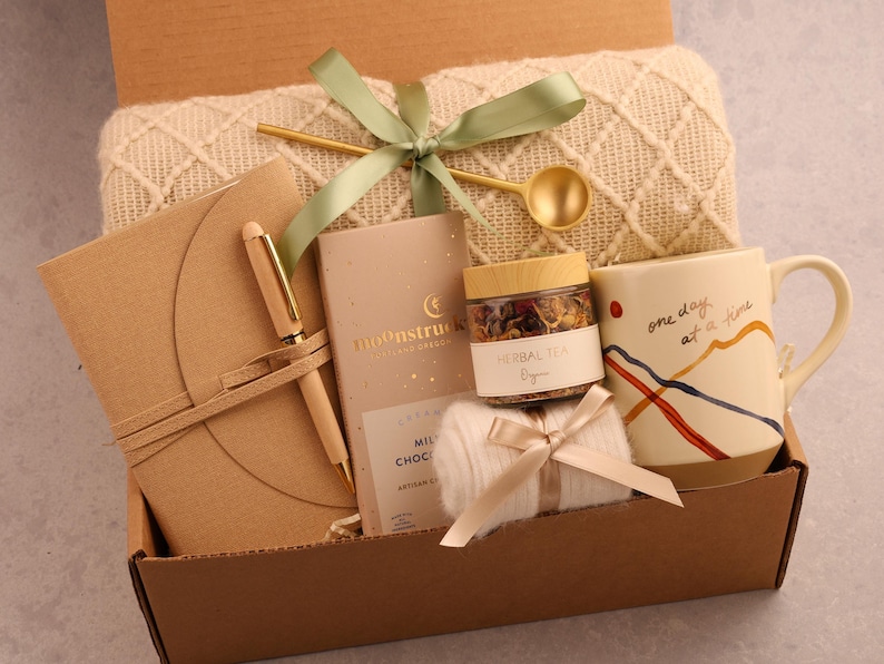 Thank you gift, thank you gift for friend, Hygge Gift Box with Blanket, thank you gift box, thank you gift mentor, teacher, coworker OneDayMug Journal