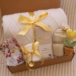 Mother's day gift from daughter, Mothers Day Gift Box, Mothers day gift for Grandma, Mothers Day Spa Gift, Mom Yellow Heart