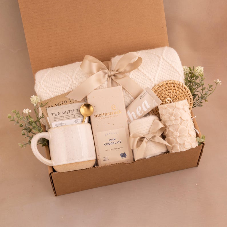 Sympathy Gift Basket, Hygge Gift Box with Blanket, Sending a hug, Thinking of you, bereavement gift, Encouragement gift, Thank You, Sunshine WhitePilarFloralCand