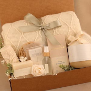 Unique Gifts for Mom, Happy Mother's Day Gift Box with Blanket, Gift for Mom, Mother's Day Gift Basket, Gift Box for Women, Gift for Her SpaBlanketRestore