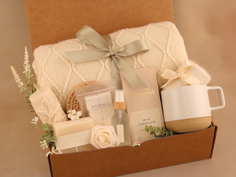 Unique Gifts for Mom, Happy Mother's Day Gift Box with Blanket, Gift for Mom, Mother's Day Gift Basket, Gift Box for Women, Gift for Her SpaBlanketRestore