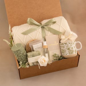 Sympathy Gift Basket, Hygge Gift Box with Blanket, Sending a hug, Thinking of you, bereavement gift, Encouragement gift, Thank You, Sunshine GreenFlowerMugBlanke