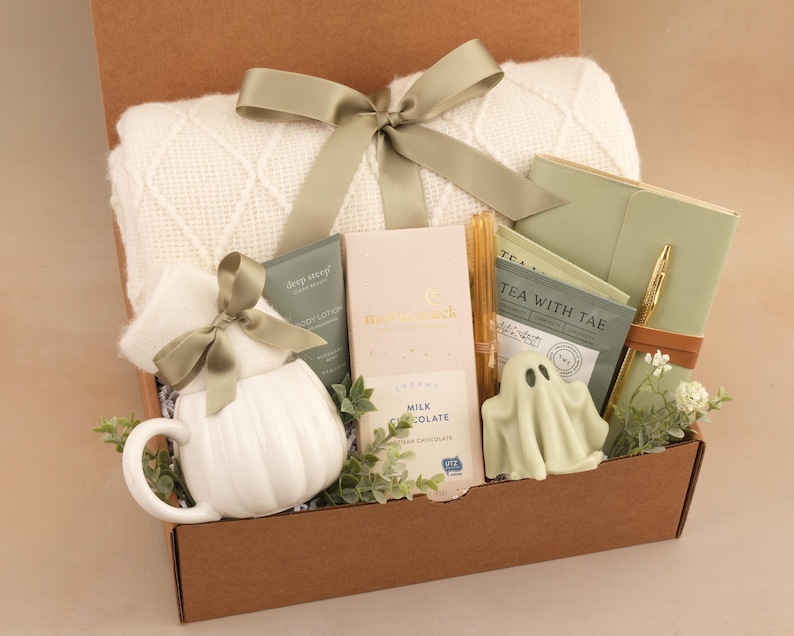 Hygge Fall Gift Box, Boo Basket, Spooky Season Gift, Cozy Fall Gift Set, Harvest Gift, Pumpkin Spice, Halloween Gifts Sage Ghost Candle