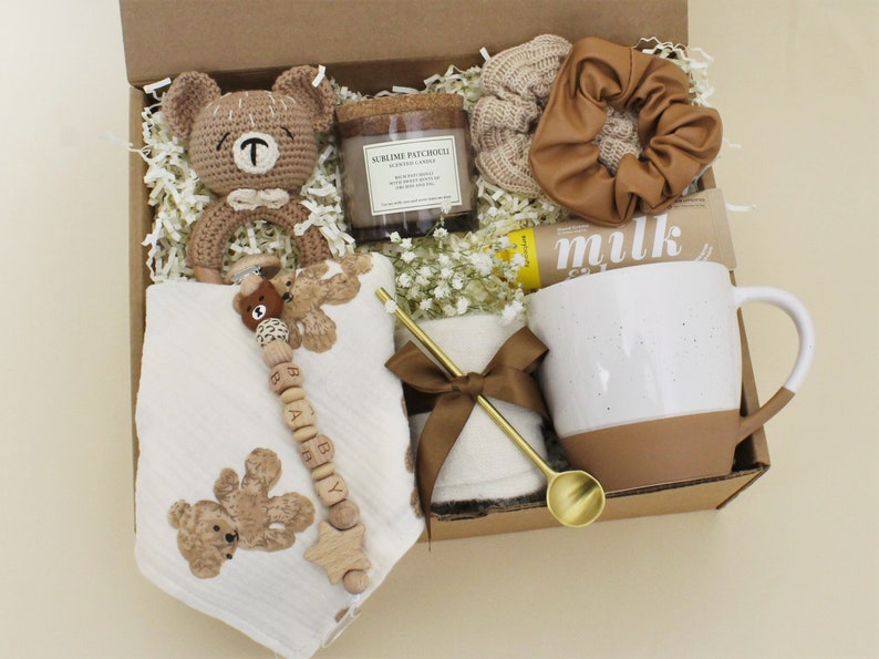 New Mom and Baby Gift Box for Women After Birth, Baby Gift Basket, Postpartum Care Package, Push Present, Newborn Boys, Girls, Unisex Brown Bear
