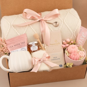 Hygge Fall Gift Box, Boo Basket, Spooky Season Gift, Cozy Fall Gift Set, Harvest Gift, Pumpkin Spice, Halloween Gifts Fall Pink Pumpkins
