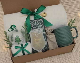 Christmas Gift Box For Women, Hygge Gift Box, Winter Gift Basket, Self Care Gift Box, Christmas Care Package, Holiday Gift Box