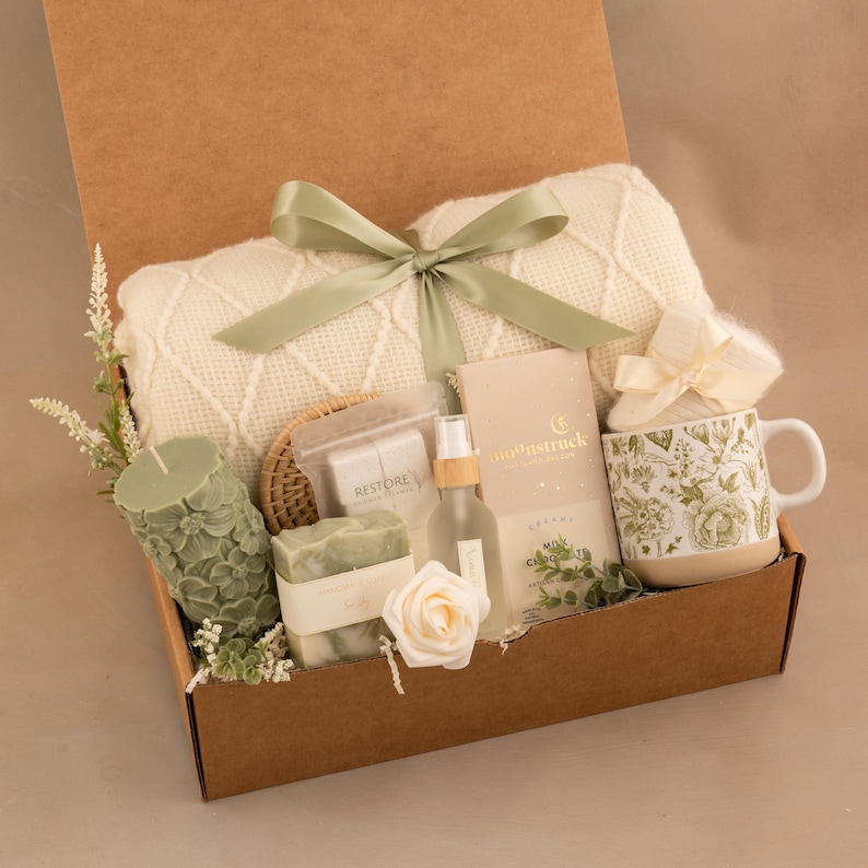Thank you gift, thank you gift for friend, Hygge Gift Box with Blanket, thank you gift box, thank you gift mentor, teacher, coworker GreenFlowerMugBlanke