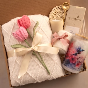 Crochet Mothers Day Gift box, Mothers Day Gift From Daughter, Gift For Mom, Best Mom Ever, Mothers Day Gift basket, Care Package for Mom Pink Hummingbird