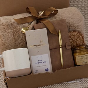 Coffret d'anniversaire, cadeau d'anniversaire pour soeur, panier-cadeau d'anniversaire, coffret joyeux anniversaire, cadeau d'anniversaire pour femme, anniversaire de meilleure amie BeigeChoc BrownTheme