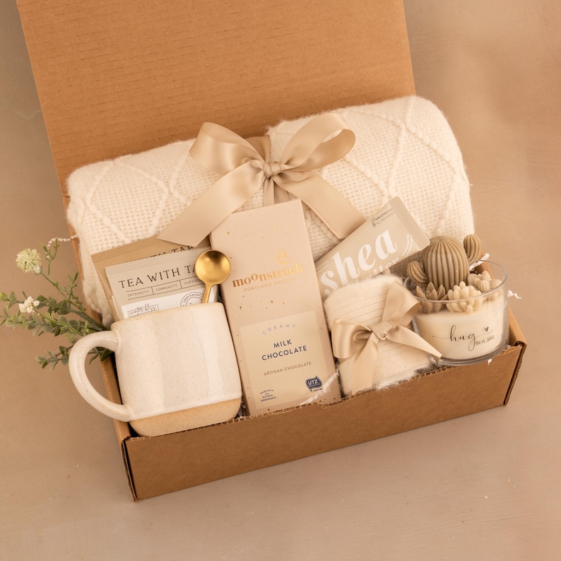 Sympathy Gift Basket, Hygge Gift Box with Blanket, Sending a hug, Thinking of you, bereavement gift, Encouragement gift, Thank You, Sunshine HugCandleBeigeTheme