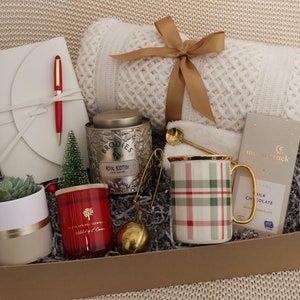 Caja de regalo navideña, canasta de regalo de Navidad, regalo hygge, envío de un abrazo, caja de regalo para mujer, paquete de cuidado para ella, regalo de agradecimiento, idea de caja de regalo DeluxeXmas