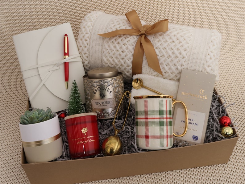 Caja de regalo navideña, canasta de regalo de Navidad, regalo hygge, envío de un abrazo, caja de regalo para mujer, paquete de cuidado para ella, regalo de agradecimiento, idea de caja de regalo DeluxeXmas