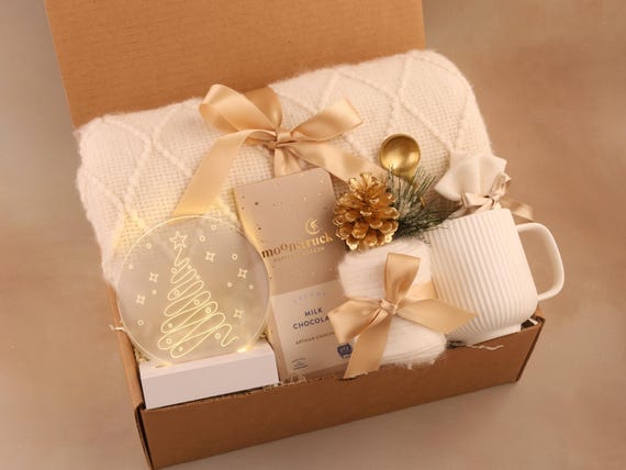 Christmas Hygge Gift Box For Her, Self Care Gift Set, Holiday Gift Box For Friend, Cozy Gift Box, Cozy Care Package, Gift Box For Women