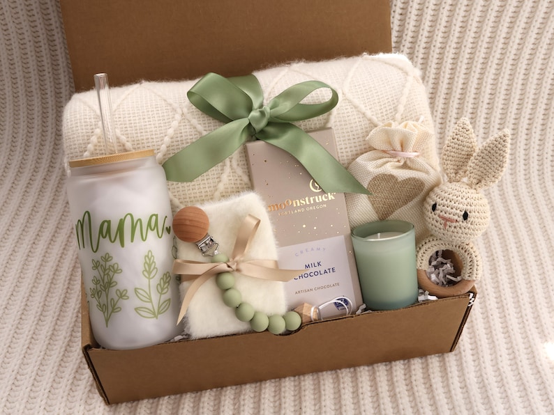 New Mom and Baby Gift Box with Blanket, Gift for Women After Birth, Post Pregnancy Gift Basket, Mom to be Self Care Package Postpartum MamaGlassBlanktGreen