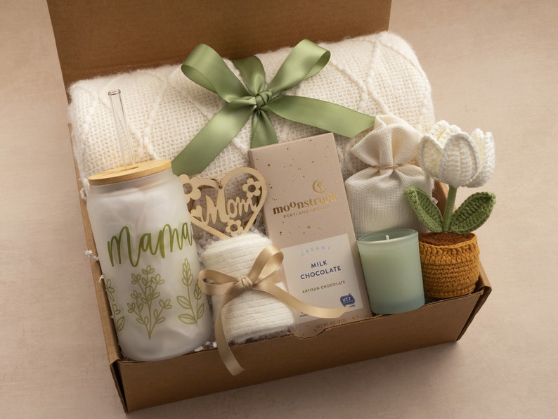 New Mom and Baby Gift Box with Blanket, Gift for Women After Birth, Post Pregnancy Gift Basket, Mom to be Self Care Package Postpartum MamaGlassMiniTulip