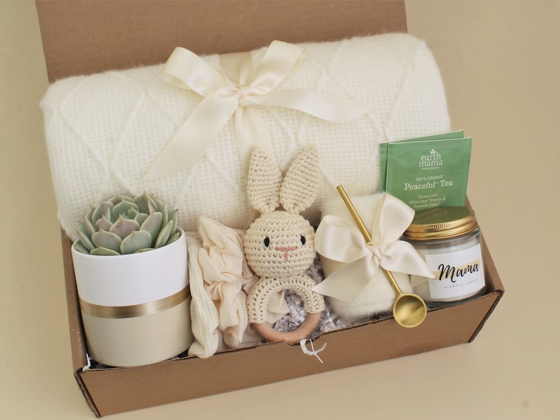 New Mom and Baby Gift Box for Women After Birth, Baby Gift Basket, Postpartum Care Package, Push Present, Newborn Boys, Girls, Unisex BunnyBlanketGoldSucc
