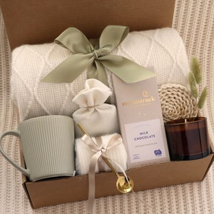 Birth Flower Birthday Gift Box, Birthday Ideas, Birthday Present, Gift For Best Friend, Bday Flower GreenMug BrownCandle