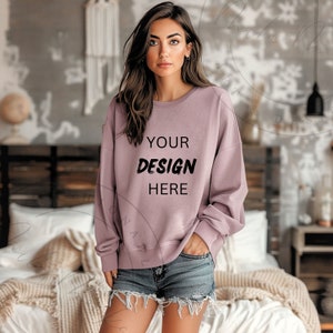 Paragon Gildan SF000 Mockup Mauve Sweatshirt Mockup Gildan Plum Purple Womens Crewneck Mockup Model Diverse Female Lifestyle Sweater Mockup