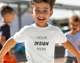 Kinder-Mockup White Comfort Colors 9018 Jungen-Mockup Jugend-weißes T-Shirt-Mockup Teenager-Sport-T-Shirt-Mockup Jungen-Lifestyle-Sport-Outdoor-Mockup