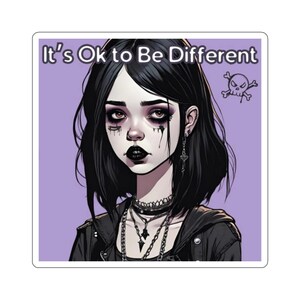 Afirmação de Garota Gótica: Tudo bem ser diferente | Adesivo roxo preto assustador de Halloween, amor próprio, autocuidado, saúde mental, laptop feminino