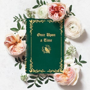 Modèle de suite d'invitation de mariage de conte de fées vert émeraude, livre d'histoire de forêt enchantée Cottagecore lunatique, or, papillon RSVP Détails