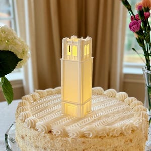 Decorazione per torta "Century Tower" dell'Università della Florida e luce LED - Decorazione per dormitorio UF, regalo di laurea "Gator", ricordo per ex studenti, regalo di addio al college