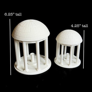 Dimensions of the larger and smaller Old Well figurines.