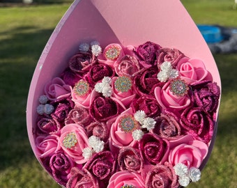 make glitter roses w me✨#beginner #glitterroses #ramo ig- @yesseniasbo, glitter rose bouquet