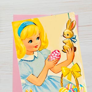 Vintage Digitale Osterkarte | Nettes blondes Mädchen mit Korb, Eiern und Hase | Digital restauriert und verbessert | Sofortdownload | Druckbar