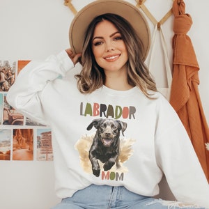 Labrador Mom, Labby Mom sweatshirt, Dog Mom Crewneck Sweatshirt, Dog lover gift, Dog mama gift, Labrador receiver, Black Lab Sweatshirt