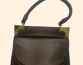 Bolso vintage de cuero marrón oscuro de los años 60 con asa superior estructurada