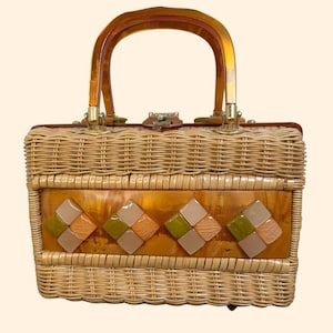 Bolso de mano vintage de los años 60, de mimbre beige, con mosaico de lucita.