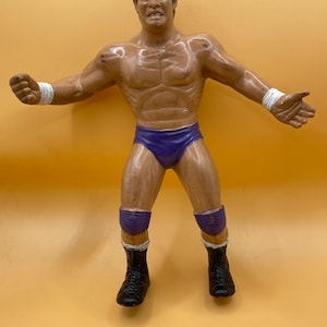 Vintage WWF 1986 Tito Santana WWE Wrestling Action Figure