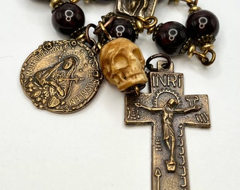 Memento Mori Pocket Rosary - Mater Dolorosa Medal - Solid Bronze - Garnet - 1 Decade