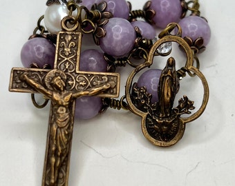 Pocket Rosary - Praying Mary- Lavender Mica - 1 Decade