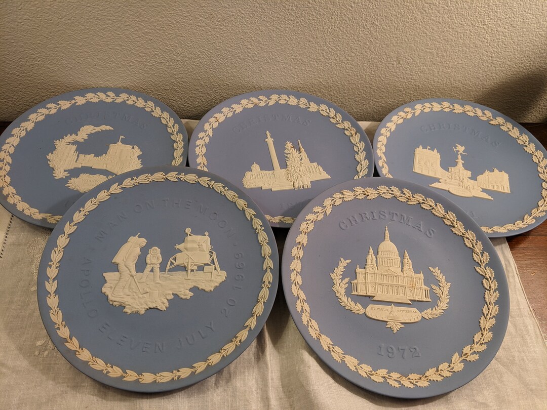 Five Wedgwood Jasperware Plates Christmas 19691972 & Apollo Etsy