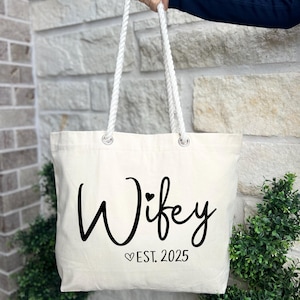Wifey Est 2025 Tote Bag, Bride Tote Bags, Personalized Bride Bag, Bride Gift Large Bag, Wedding Gift Bag, Bridal Shower Gift, Honeymoon Gift