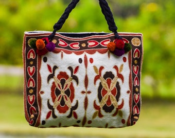 Unique Purse, Womens Handbag, Embroidered Bag, Red Flowers, Colorful Boho Purse, Tapestry Purse, Evening Bag, Flower bag, Red Bag