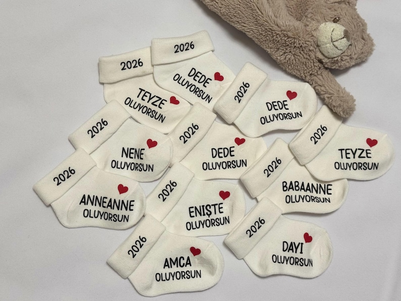 Babysocke mit Geburtsjahr zur Schwangerschaftsverkündung oder Babybauchshooting deutsch/türkisch, onkeltobe, du wirst Opa, du wirst Oma Bild 2